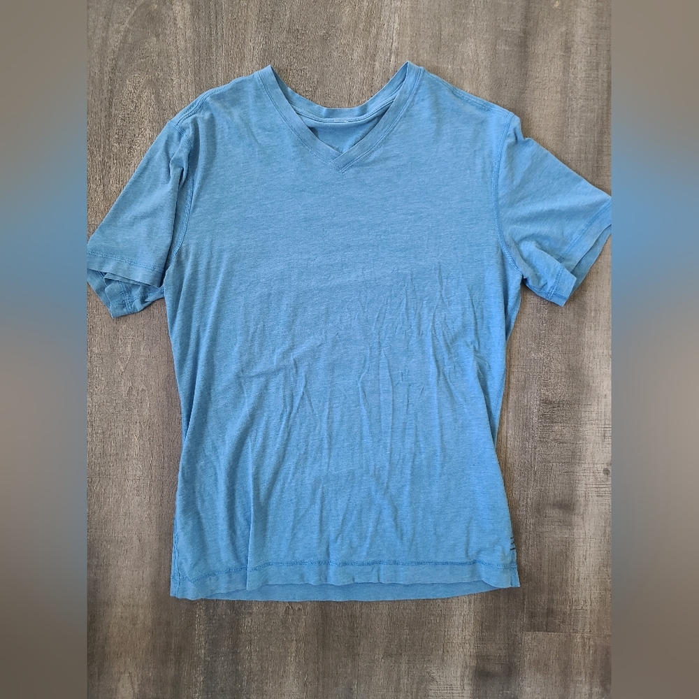 Lululemon 5 year tee V neck medium